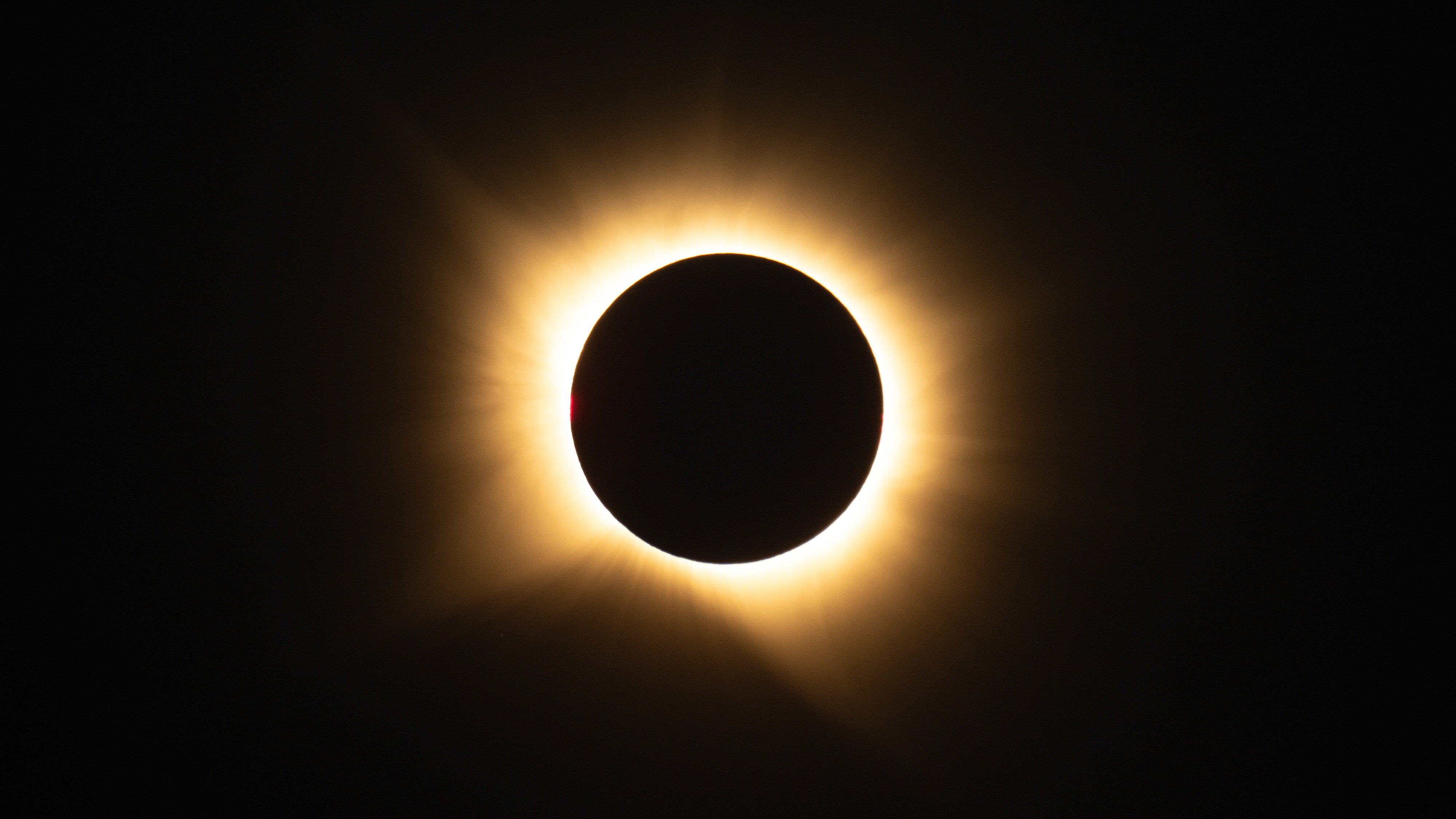 Eclipse Solar Total de 2026: Mais que um Espetáculo, uma Janela Científica Crucial