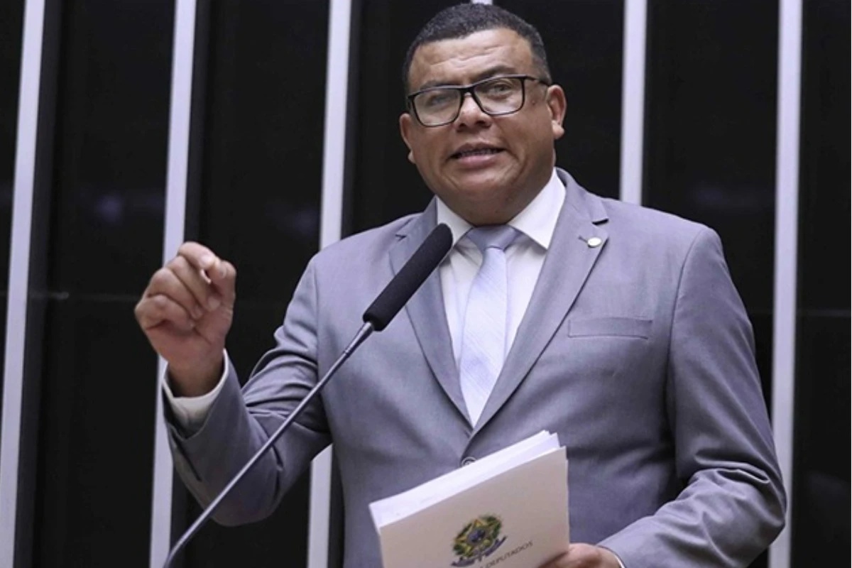 Reincidência de Parlamentar em Alegações de Calote e Agressão: A Erosão da Ética Pública e a Vulnerabilidade Social