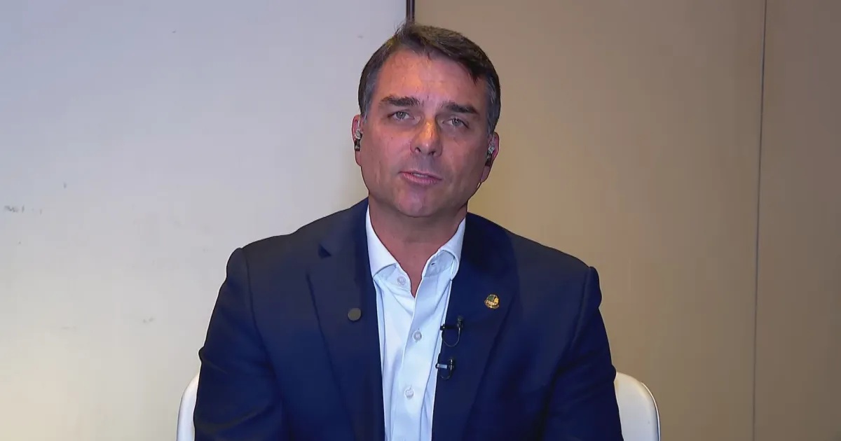 A Retratação de Flávio Bolsonaro: Credibilidade, Transparência e o Financiamento Político