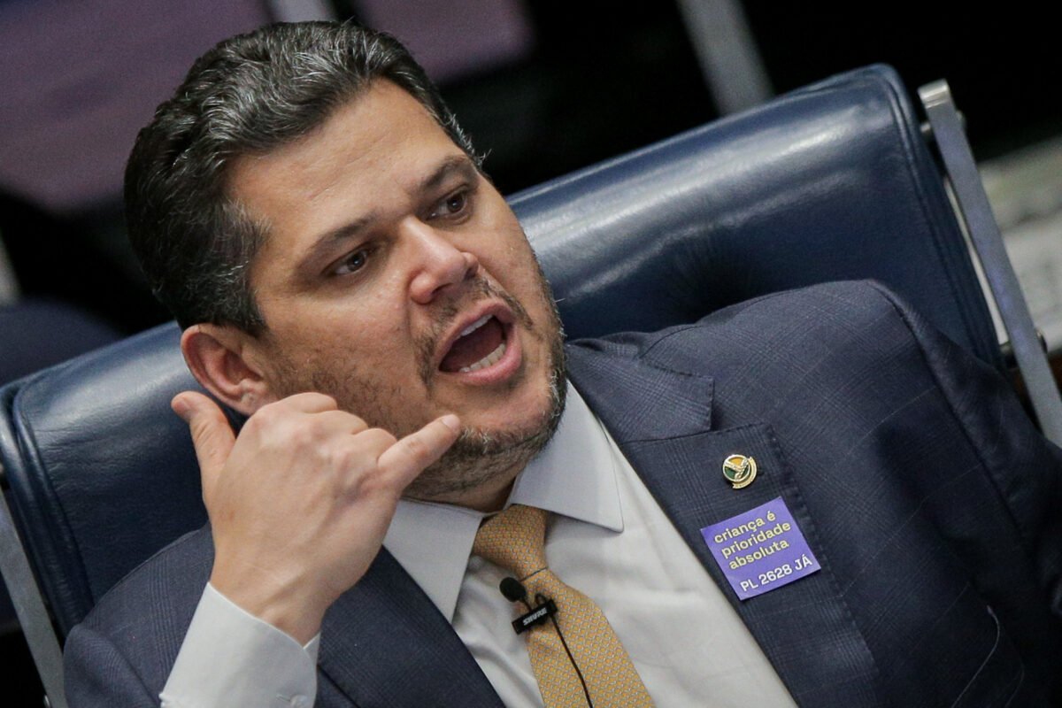 Alcolumbre sinaliza decisão sobre anulação da quebra de sigilo de Lulinha