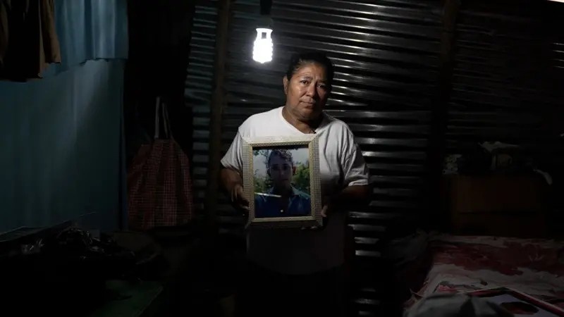 El Salvador: O Paradoxo da Segurança Extrema sob Bukele e Seus Custos Ocultos