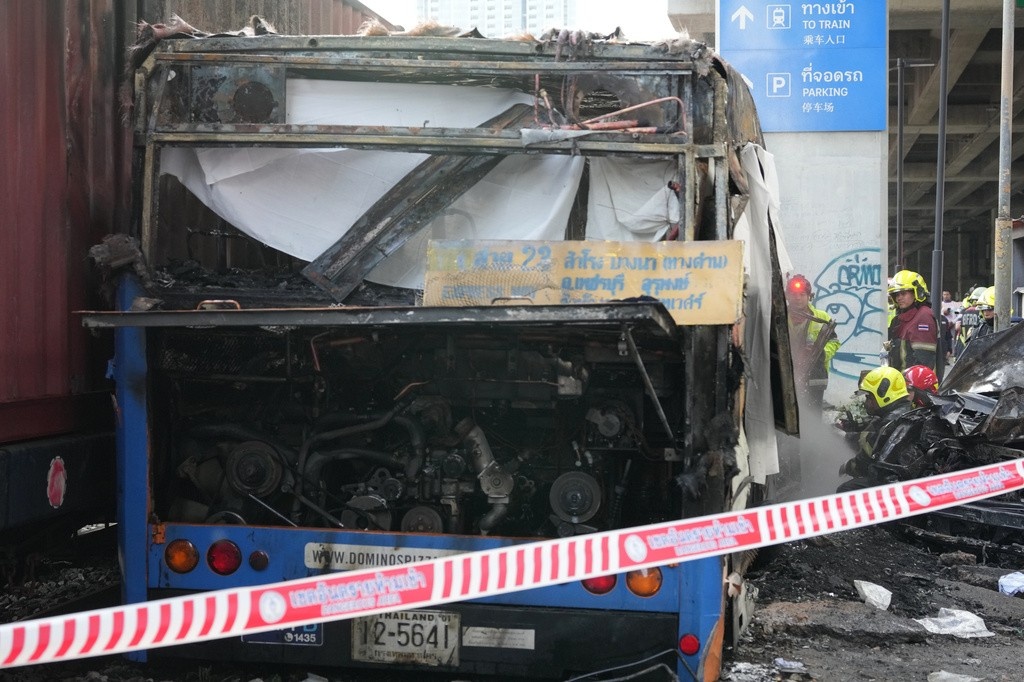 Bangkok: Tragédia Ferroviária Expõe Vulnerabilidades Crônicas na Infraestrutura Asiática