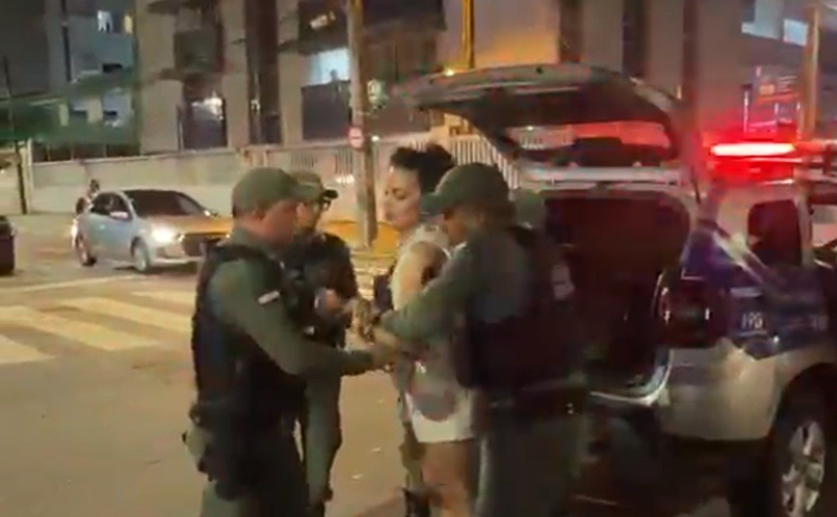 A Queda do Padrão: O Impacto da Conduta Ilegal de Profissionais na Confiança Regional