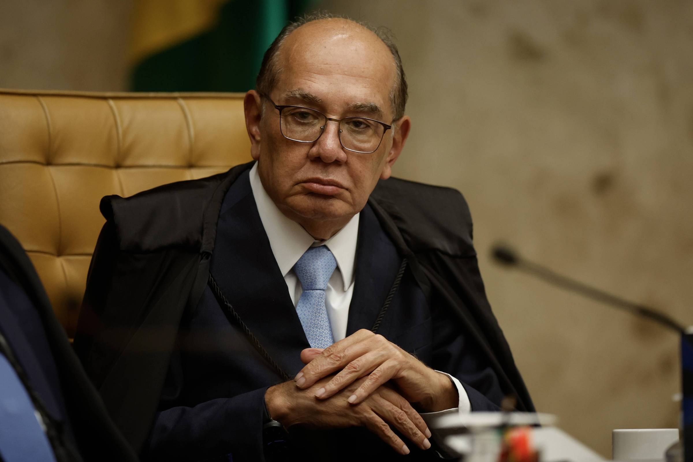 Percepções e Conexões: Mensagens Acendem Alerta sobre Relações no Judiciário e Mercado Financeiro