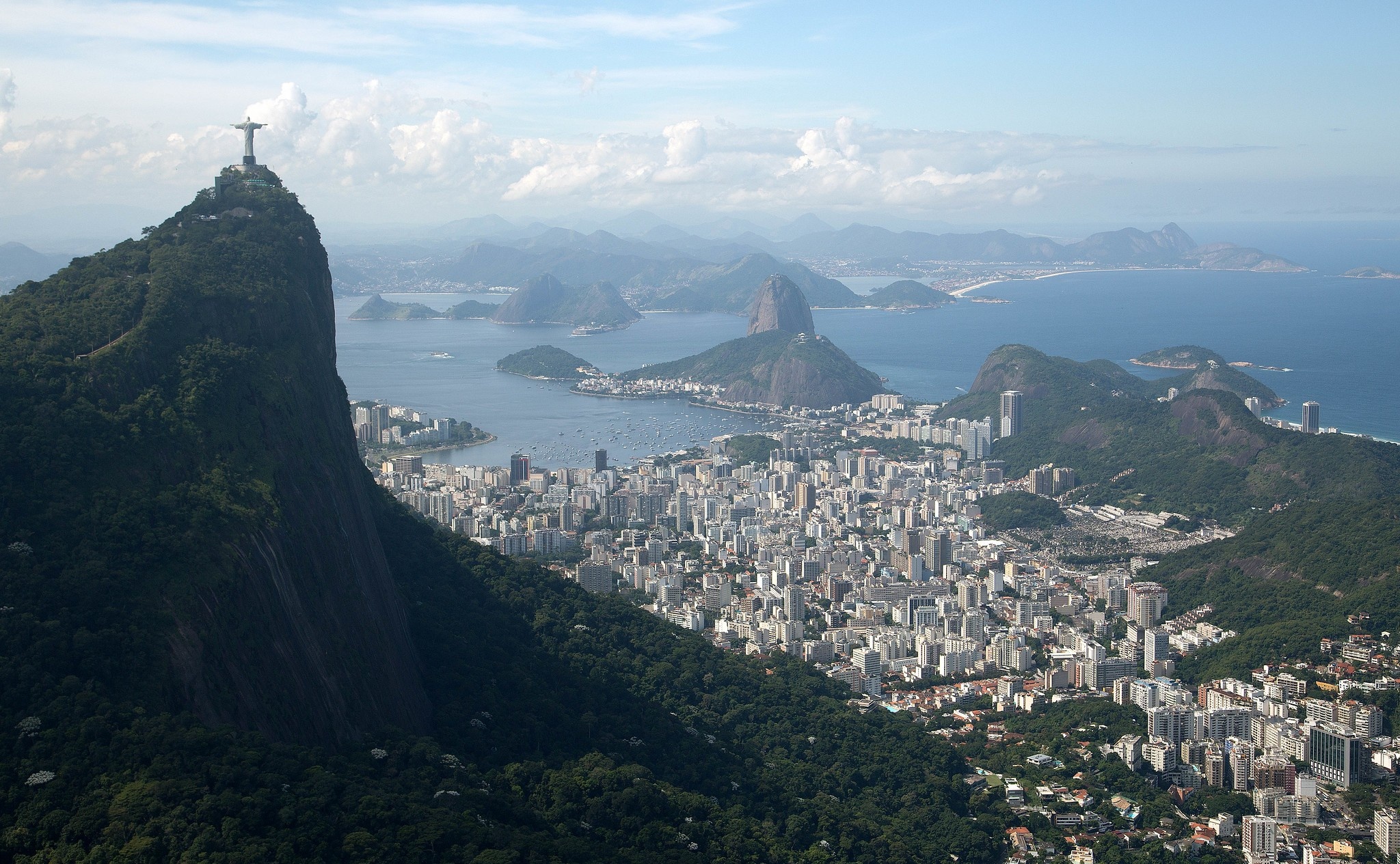Rio de Janeiro Alcança Nota AAA da Fitch: Um Sinal de Robustez Fiscal e Novas Oportunidades para a Economia Local