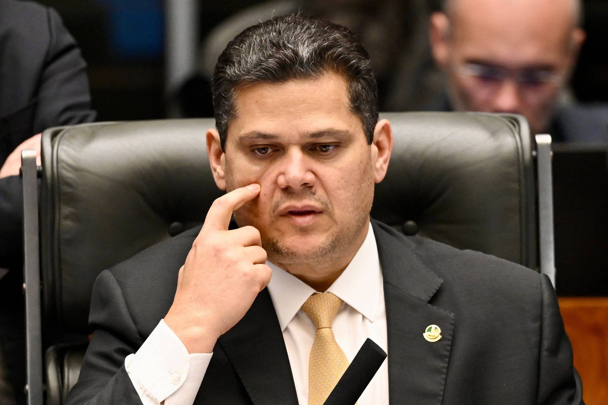 A Paralisia da CPI do Banco Master: Radiografia de um Acordo Velado e Seus Custos para a Democracia