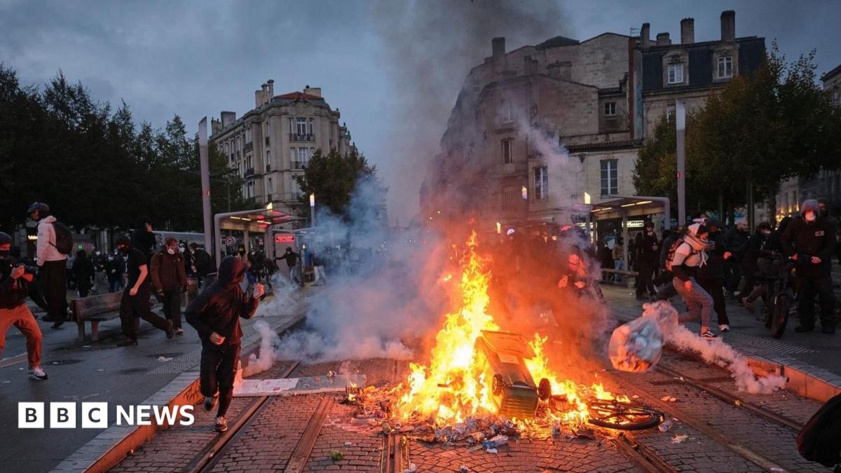 França prepara-se para novos protestos após episódios de violência