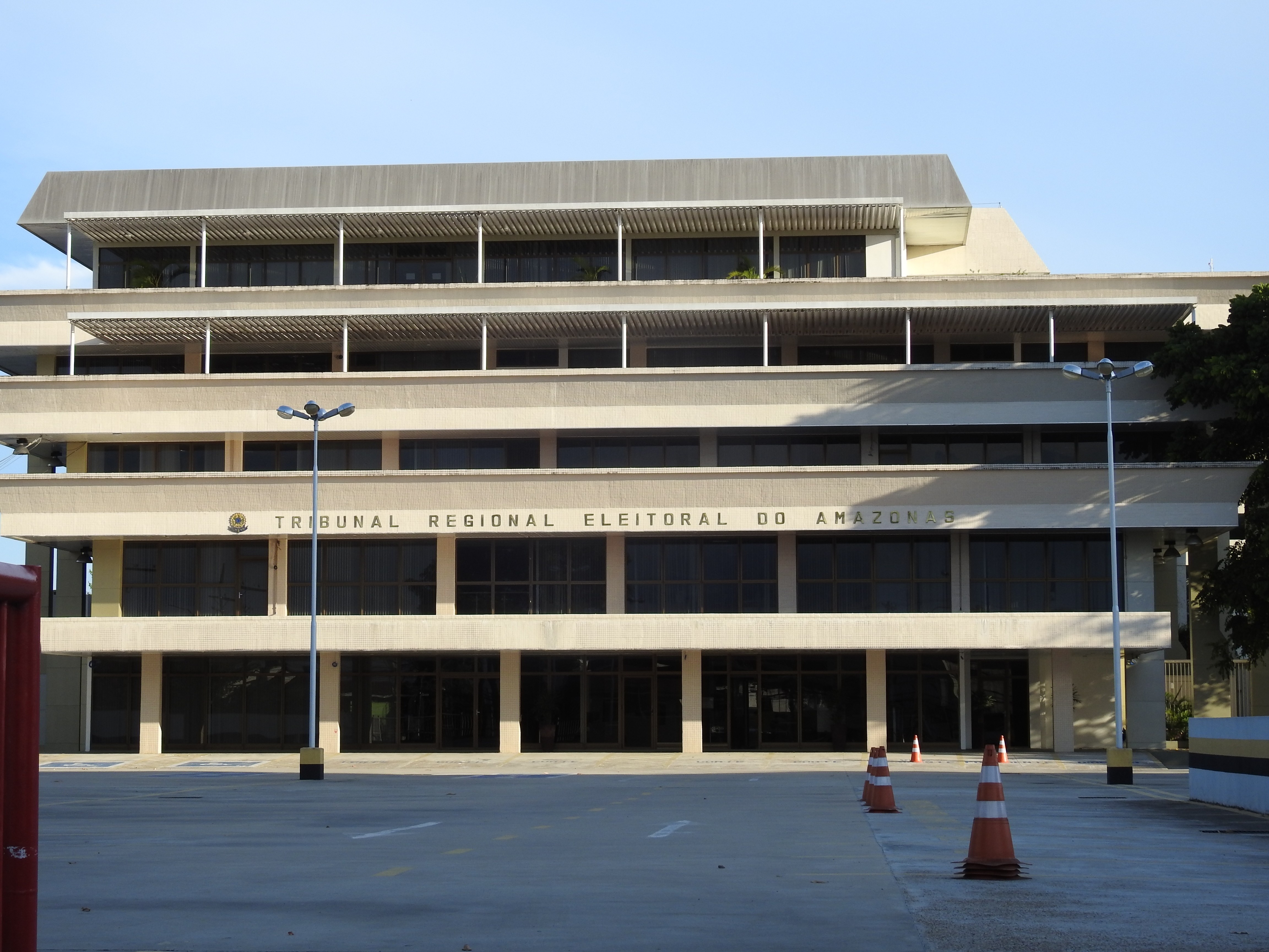 Patrimônio dos Prefeitos Amazonenses: Entre a Opulência e a Ausência, a Urgência da Transparência