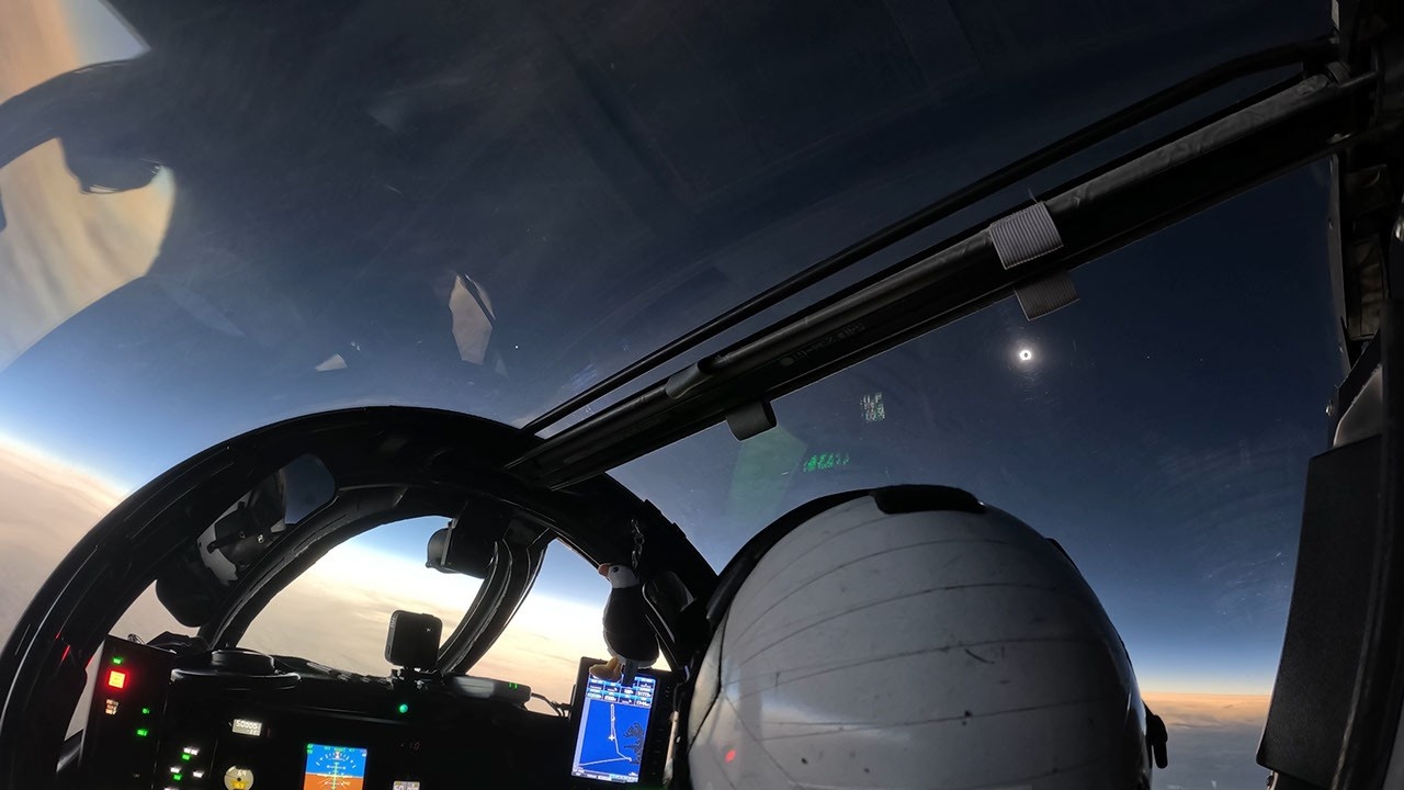 NASA Otimiza Observação de Eclipse Solar para Desvendar Dinâmica da Coroa a 15.000 Metros
