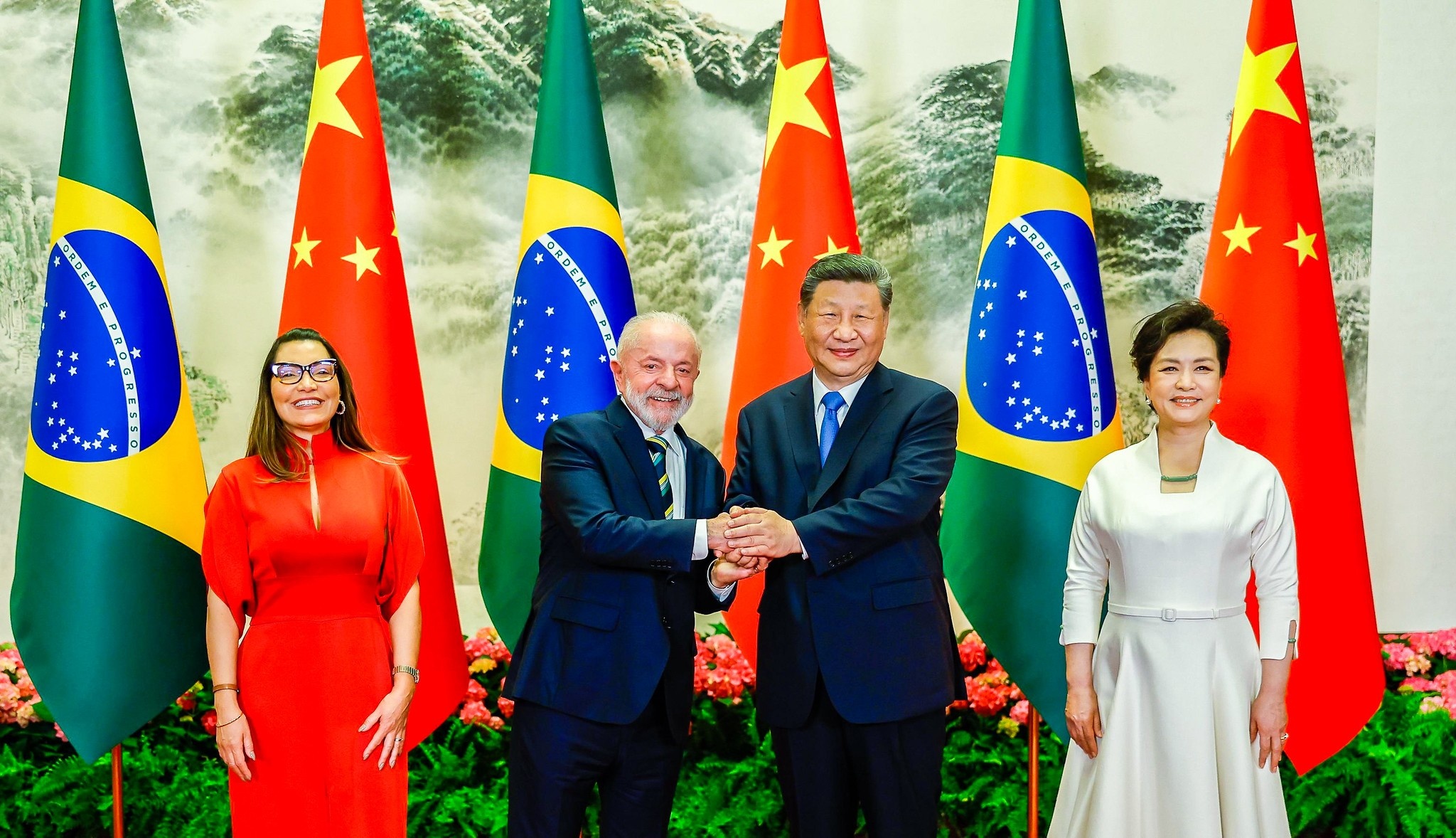 OMC Vira Palco de Confronto Ampliado: China se Junta ao Brasil contra Tarifas dos EUA e Redefine Cenário Comercial Global