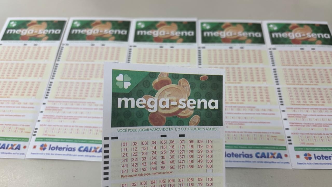 Quatro Quinas da Mega-Sena no Paraná: Análise da Microeconomia da Sorte e o Imaginário Regional