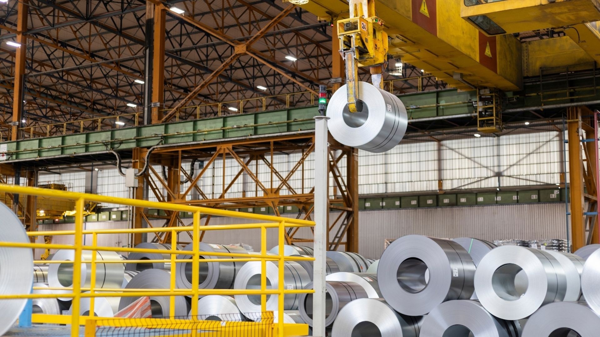 ArcelorMittal Injeta R$ 5 Bilhões no ES: A Análise Exclusiva do Impacto Econômico e Social na Grande Vitória