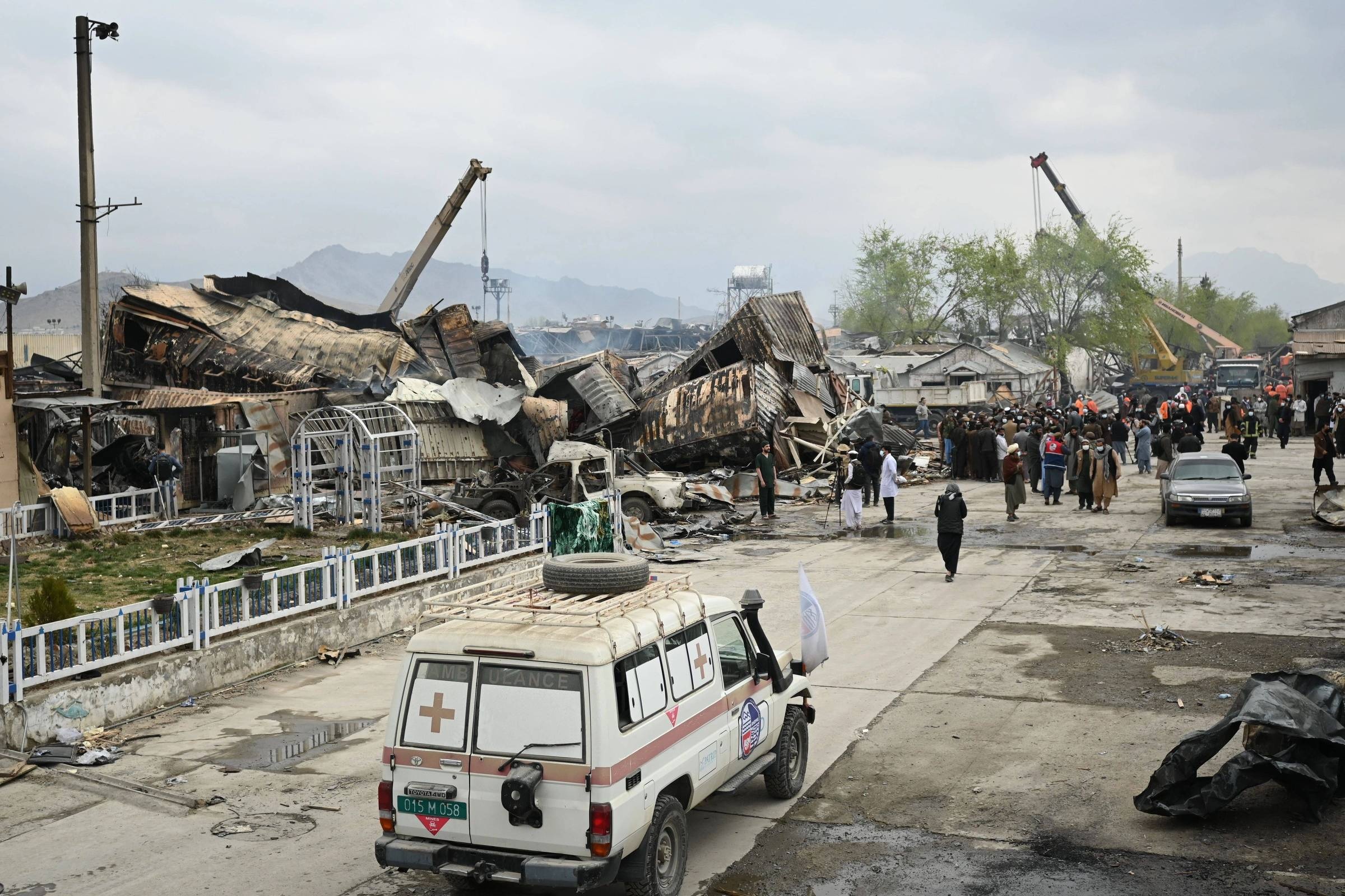 Ataque Aéreo no Afeganistão: O Perigoso Jogo das Narrativas e a Crise Humanitária Regional