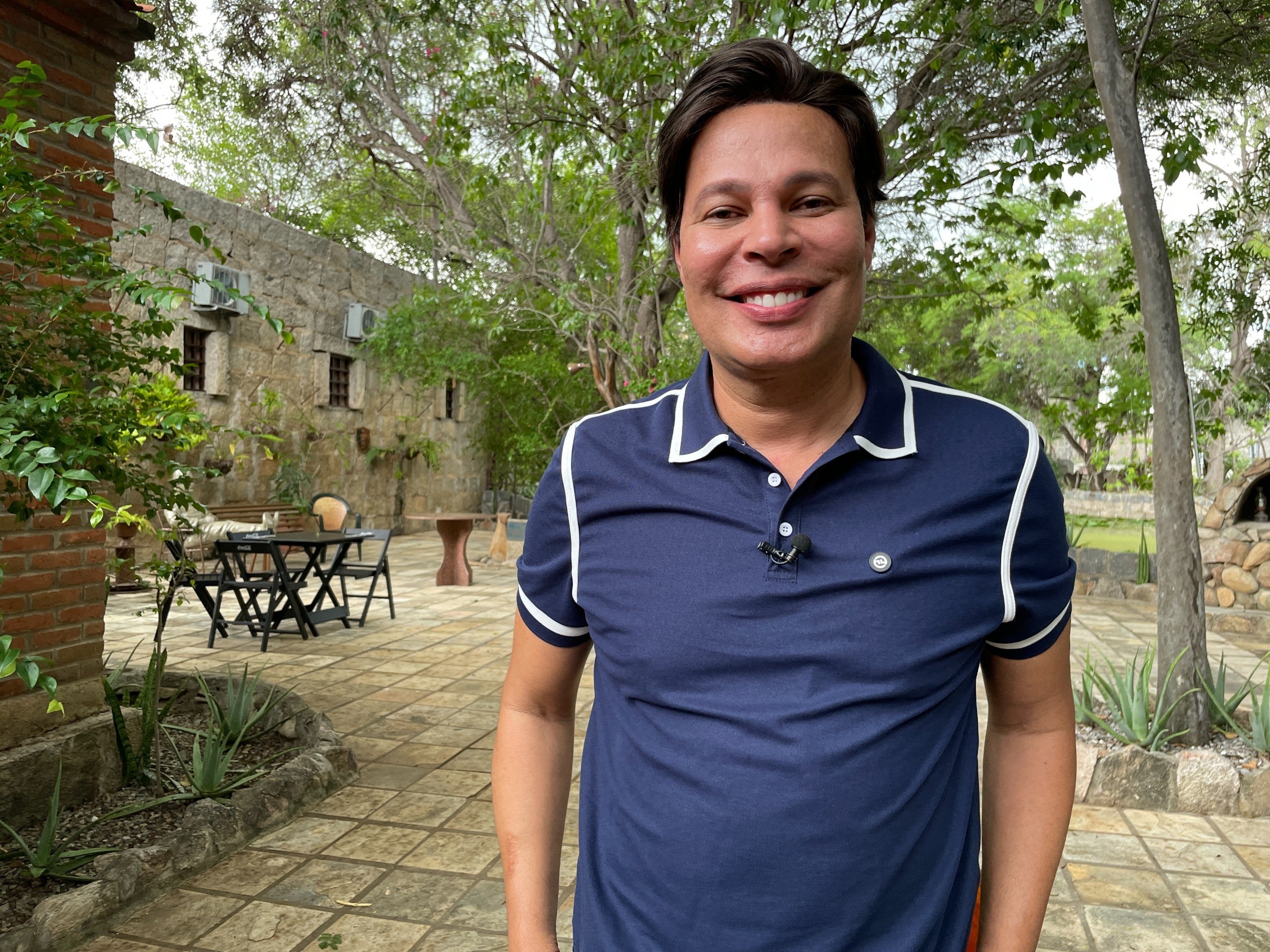 A Alma Multifacetada da Paixão de Cristo: O Impacto da Arte de Wagnner Sales em Nova Jerusalém