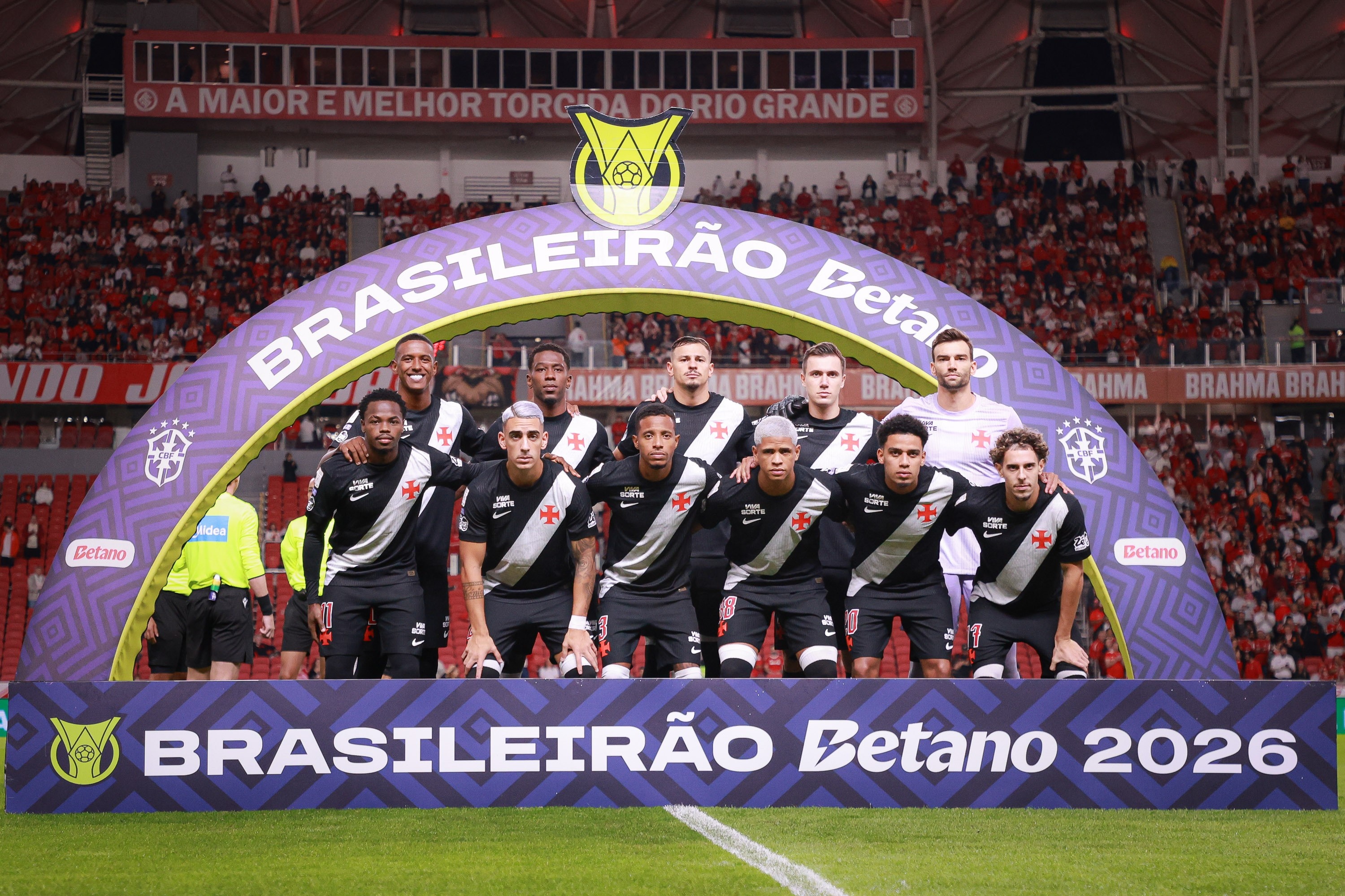 A Crise Vascaína Aprofunda-se: Análise Tática e Individual de uma Derrota Emblemática