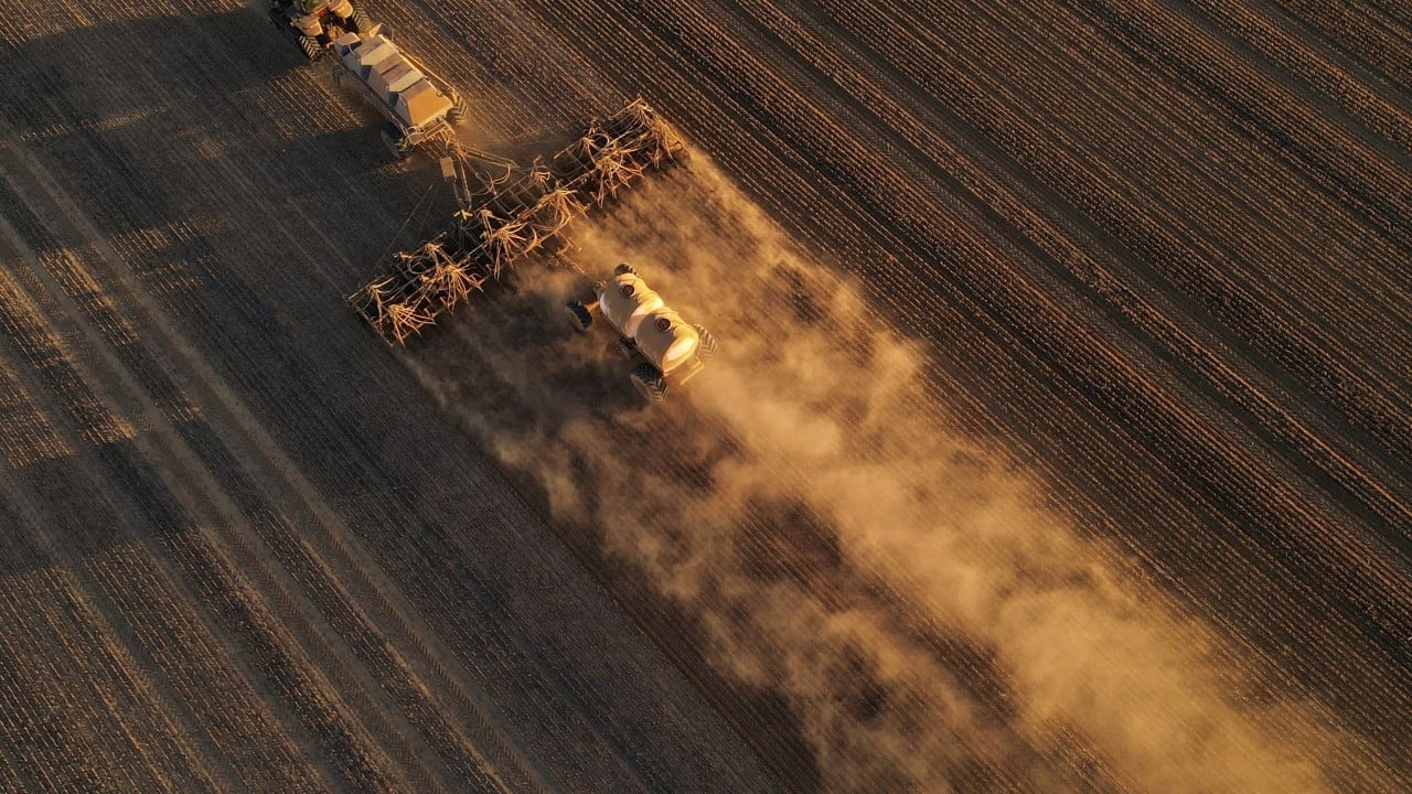 Crise Global de Fertilizantes: Por Que o Acordo Australiano Impacta a Sua Mesa