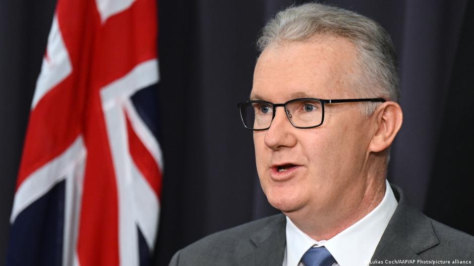 Austrália Restringe Vistos para Iranianos: Uma Análise das Tensões Geopolíticas e da Crise Migratória Global