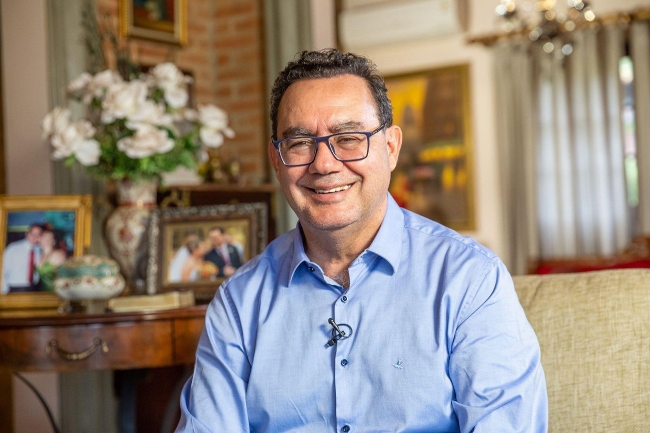 Augusto Cury no Cenário Eleitoral: A Psicologia em Meio à Polarização Política