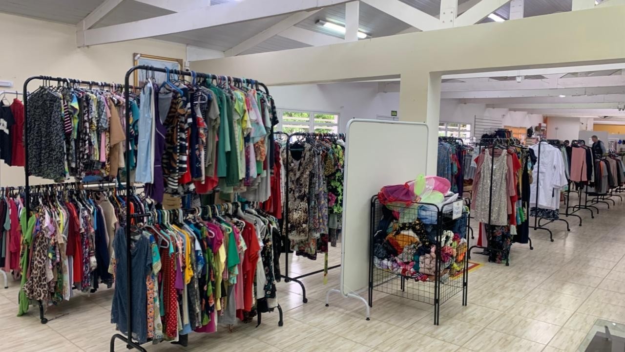 O Poder da Economia Circular: Como o Bazar da Receita Federal em Curitiba Transforma Bens Apreendidos em Apoio Social