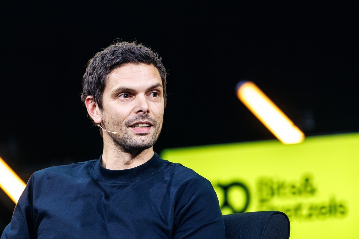 QuTwo e o Desafio da IA: Como a Computação Quântica Híbrida Redesenha o Futuro Empresarial