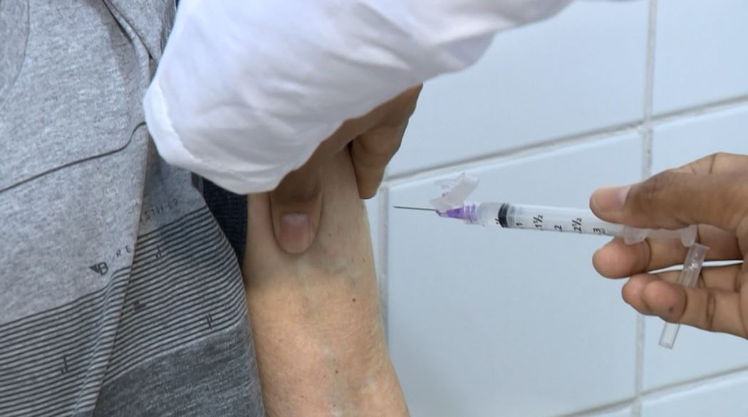 Belo Horizonte em Alerta: Ascensão Alarmante de Mortes por SRAG e o Desafio da Imunização entre Idosos