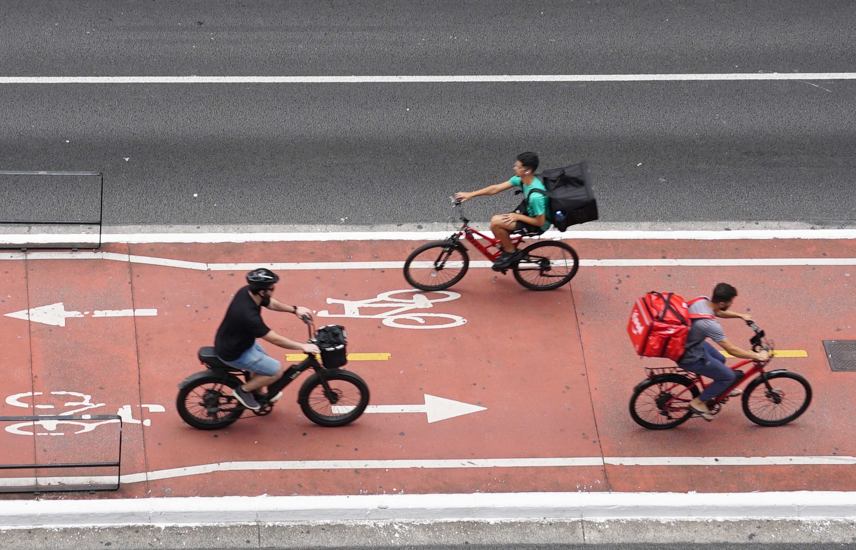 Revolução Silenciosa nas Ruas de SP: Crescimento de Elétricos Alerta para Futuro do Transporte e Segurança