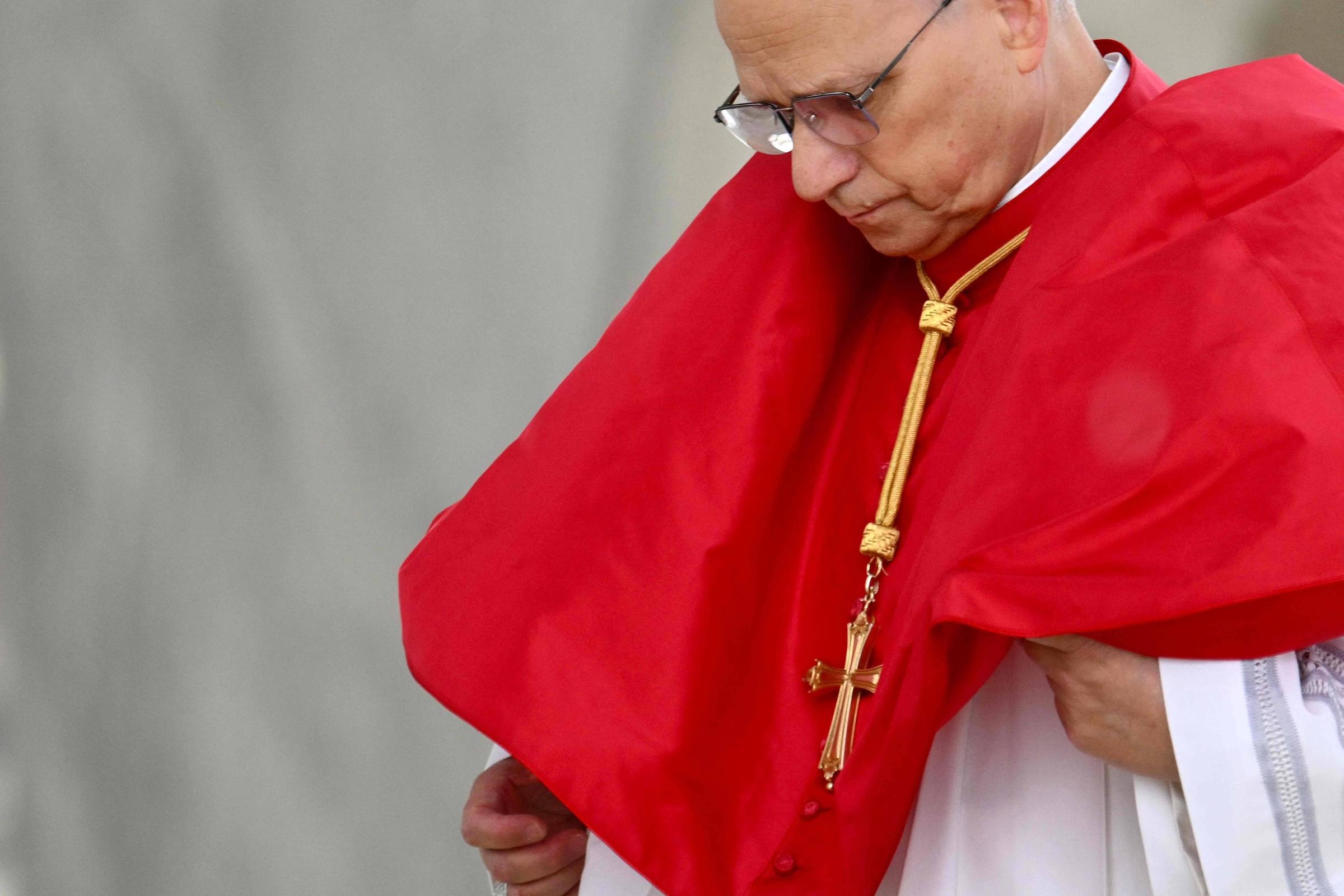 Populismo em Colisão com a Fé: O Alerta da Blasfêmia de Trump ao Papado