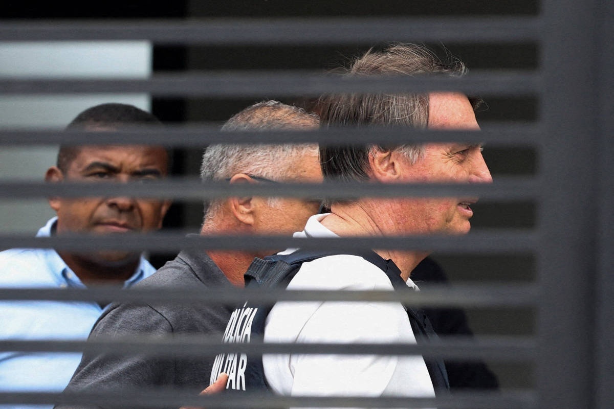 Saúde de Bolsonaro e o Xeque-Mate Político: Cirurgia em Meio à Redução de Pena