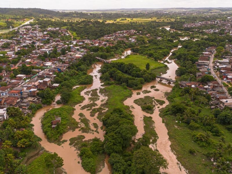 Tragédia Recorrente em Pernambuco: A Crise Estrutural da Resiliência Urbana Brasileira