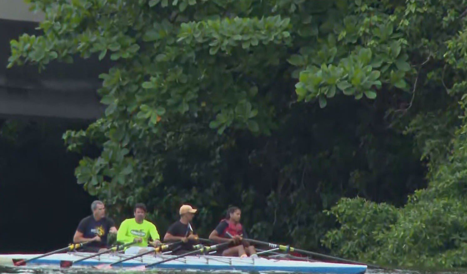 Bombeiros retomam buscas por aluno de remo do Sport desaparecido no Rio Capibaribe