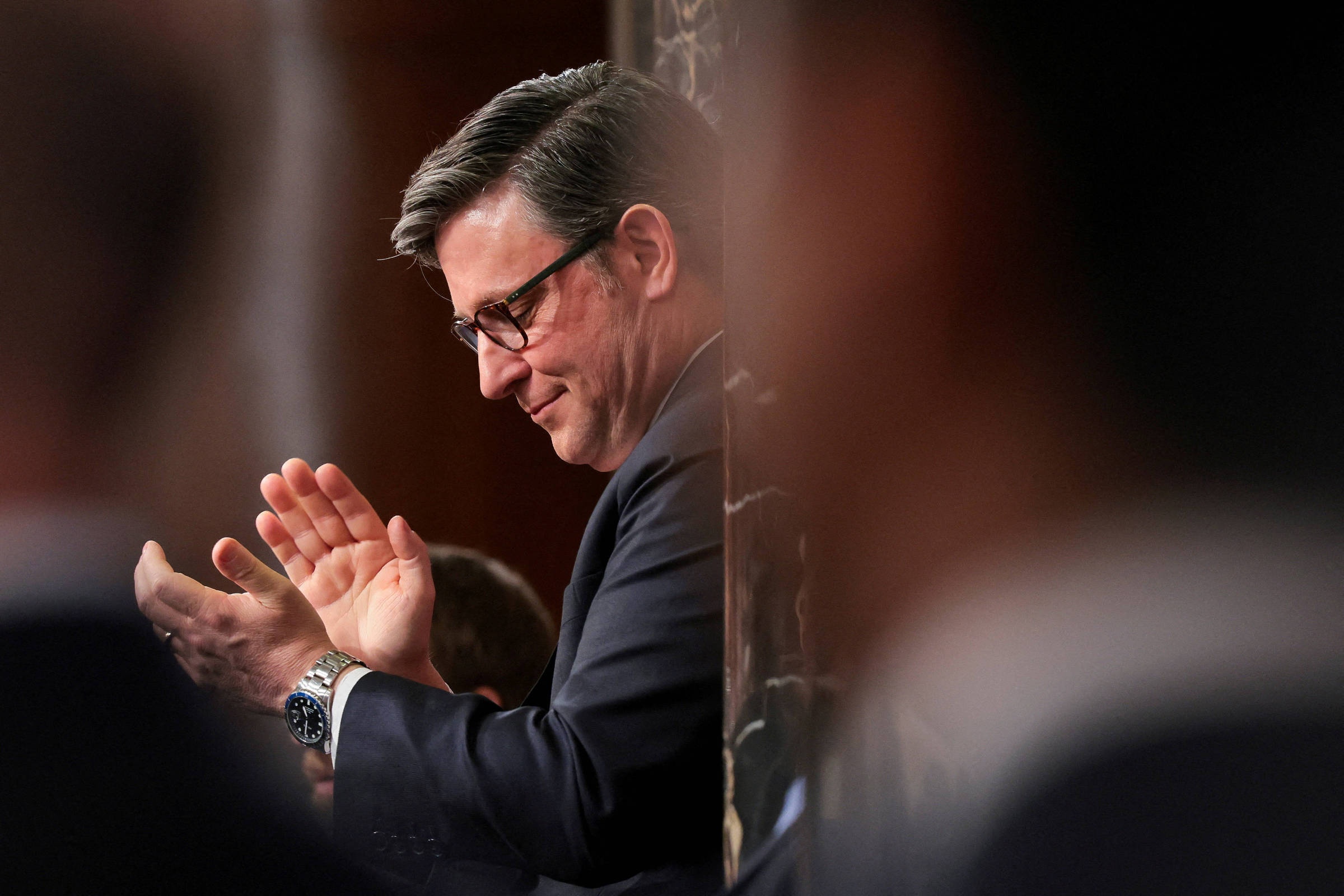 Câmara dos EUA Aprova Plano Migratório Bilionário: Entenda o Impacto Global da Fortificação Fronteiriça