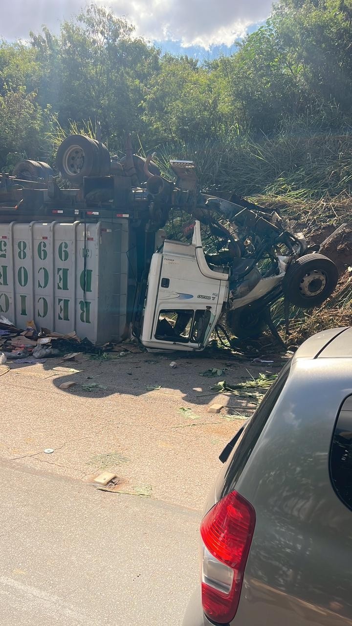 Anel Rodoviário de BH: Queda de Caminhão Acende Alerta Crítico para Segurança e Infraestrutura Urbana