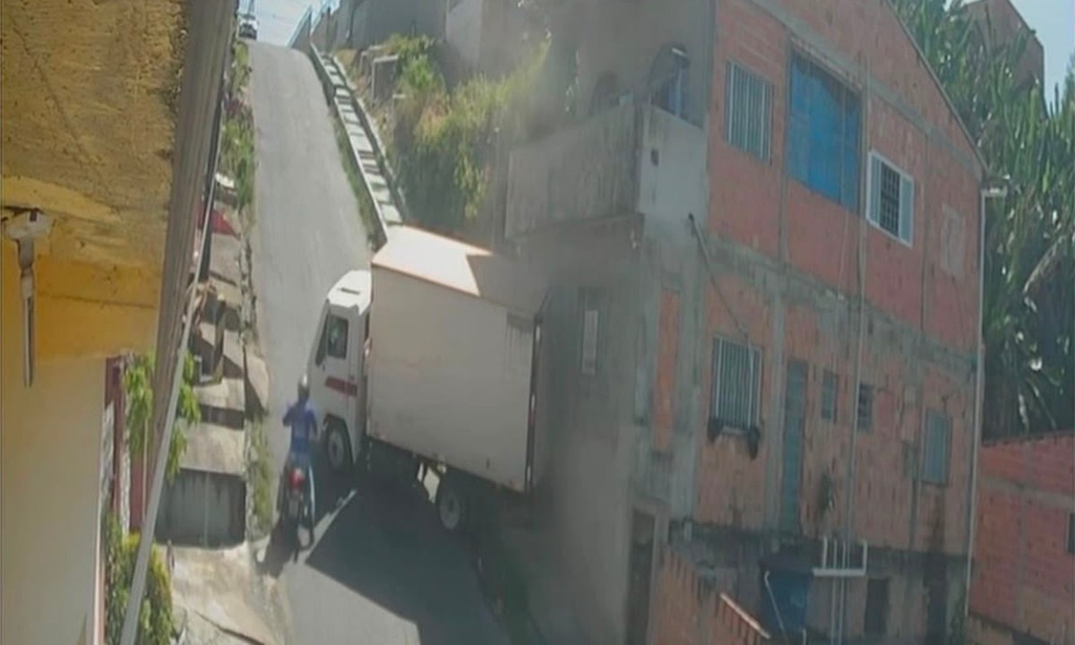 Recorrência de Acidentes em Ladeira de Manaus Alerta para Riscos Estruturais e Urgência de Fiscalização