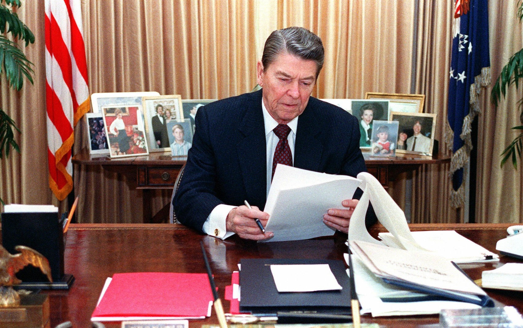 Nixonmaxxing: A Perigosa Reescrita do Passado Americano e Seus Efeitos na Democracia Global