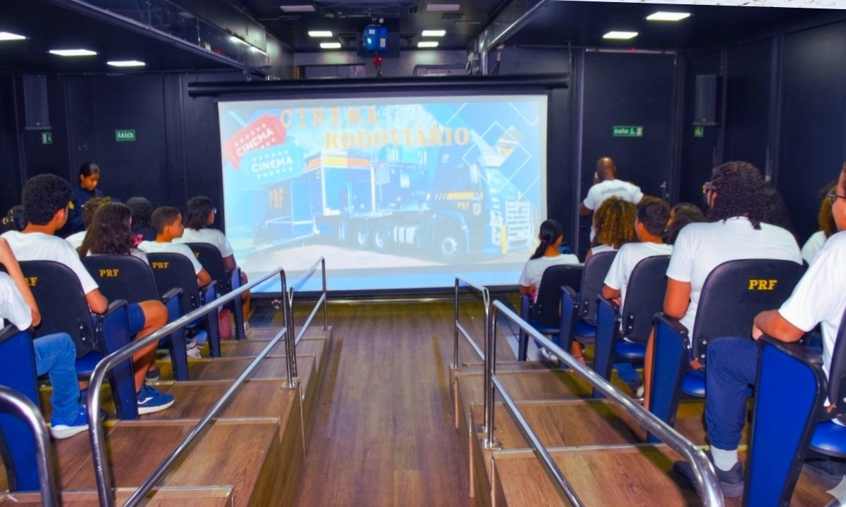 Carreta do Cinema da PRF: Uma Análise da Estratégia Educativa e seus Efeitos Regionais na Bahia