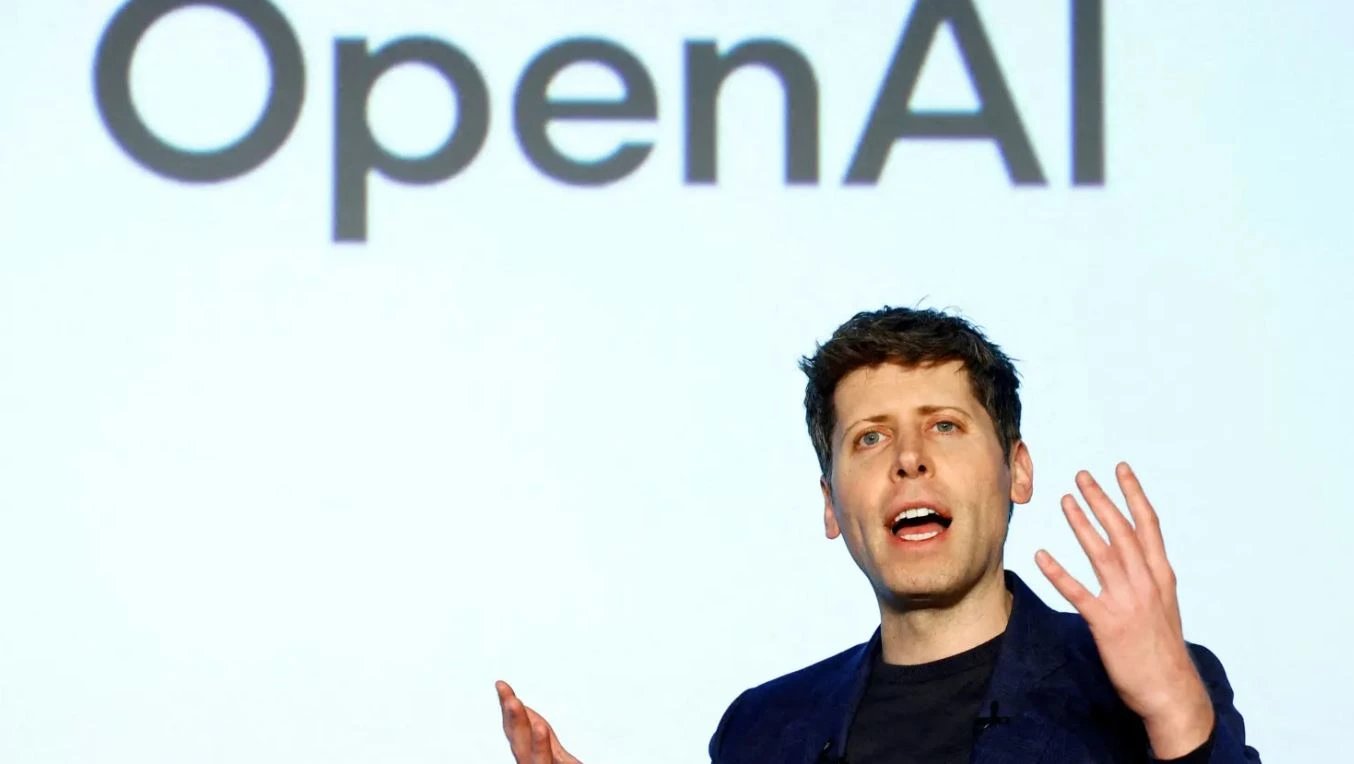 OpenAI: Sam Altman Reitera Falta de Controle Operacional sobre Uso Militar de IA