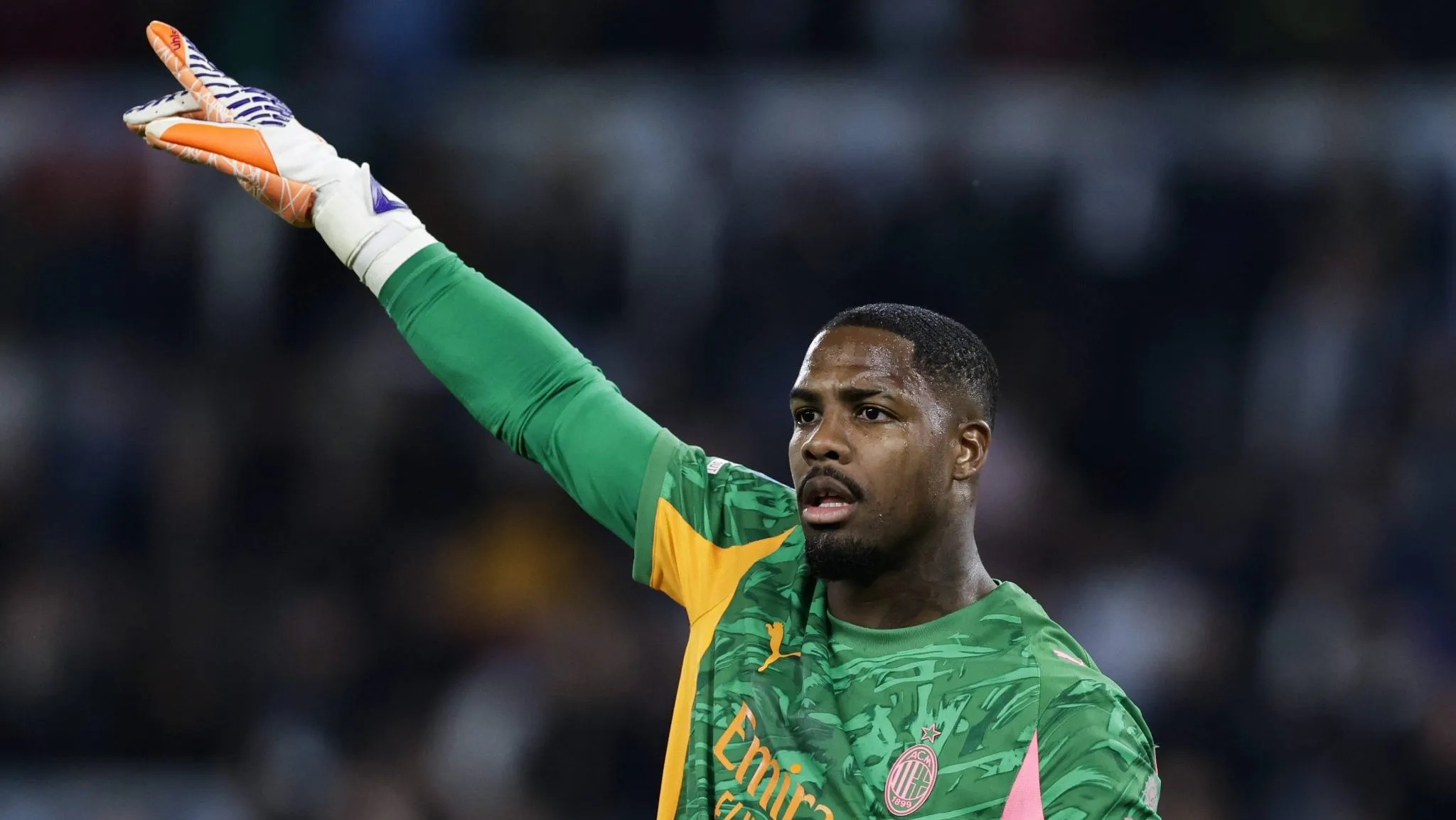 Chelsea Reacende Busca por Maignan: Obstáculos e o Imperativo da Estabilidade no Gol