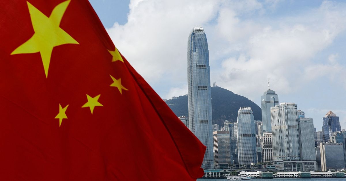 China Protesta Alerta dos EUA sobre Novas Regras de Segurança em Hong Kong: Implicações Geopolíticas e de Privacidade
