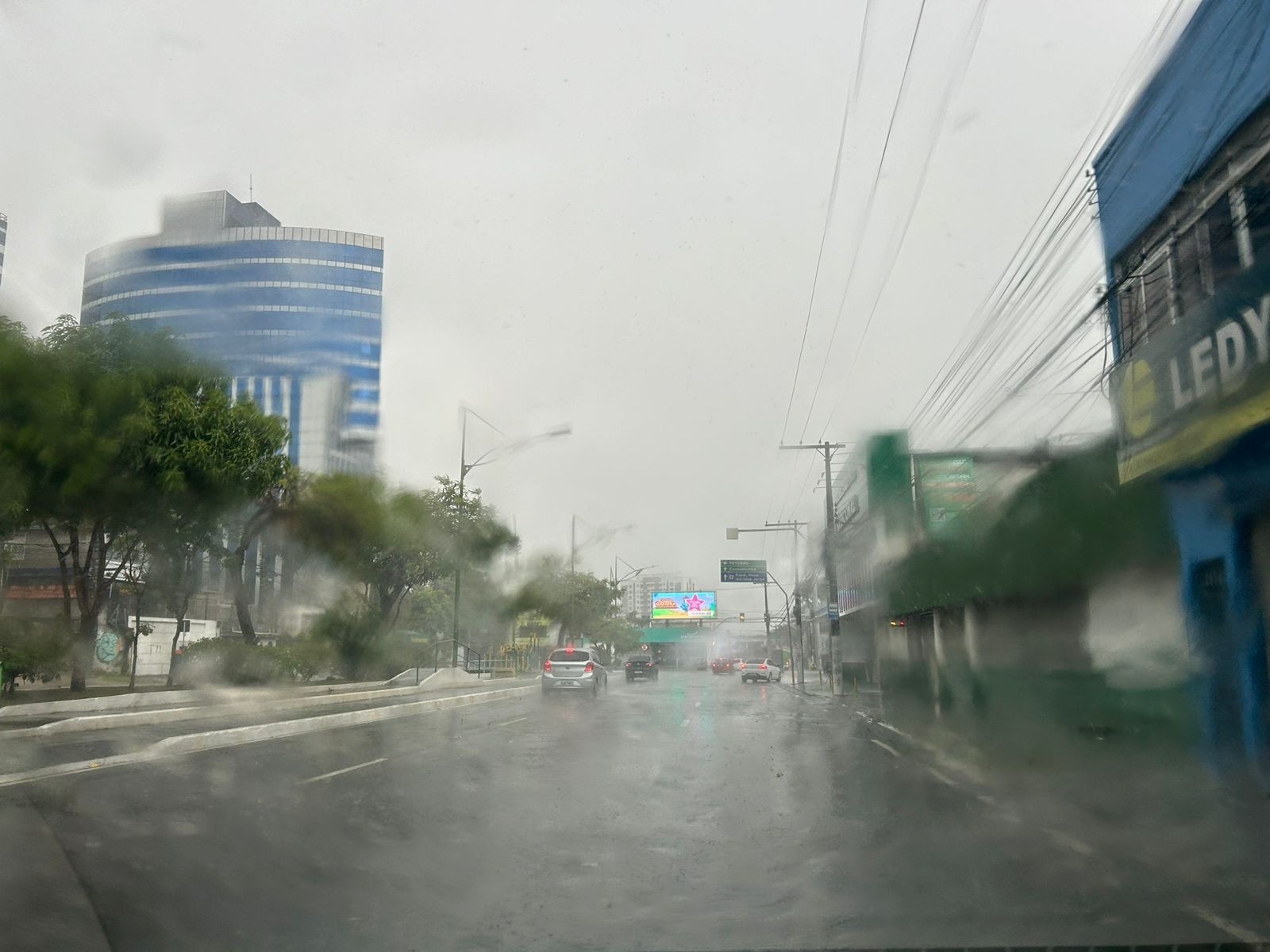 Manaus Respira Aliviada, Mas Lições da Tempestade Persistem