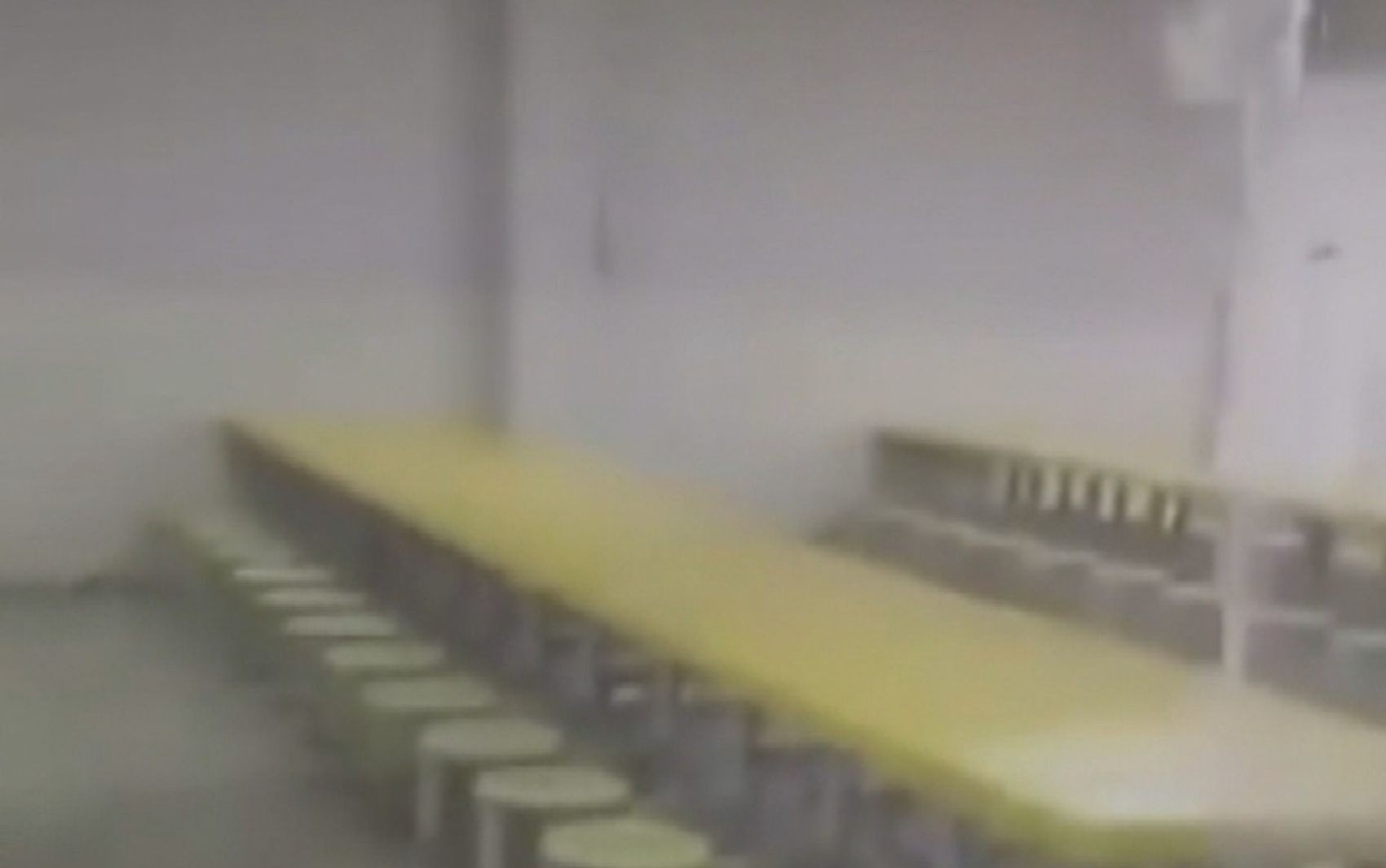 Escola em Anápolis alaga após chuva forte e revela histórico de problemas estruturais