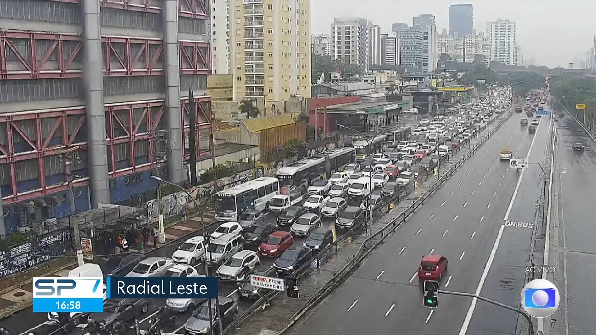 Congestionamento em São Paulo Atinge Novo Pico Anual: Análise das Implicações Urbanas