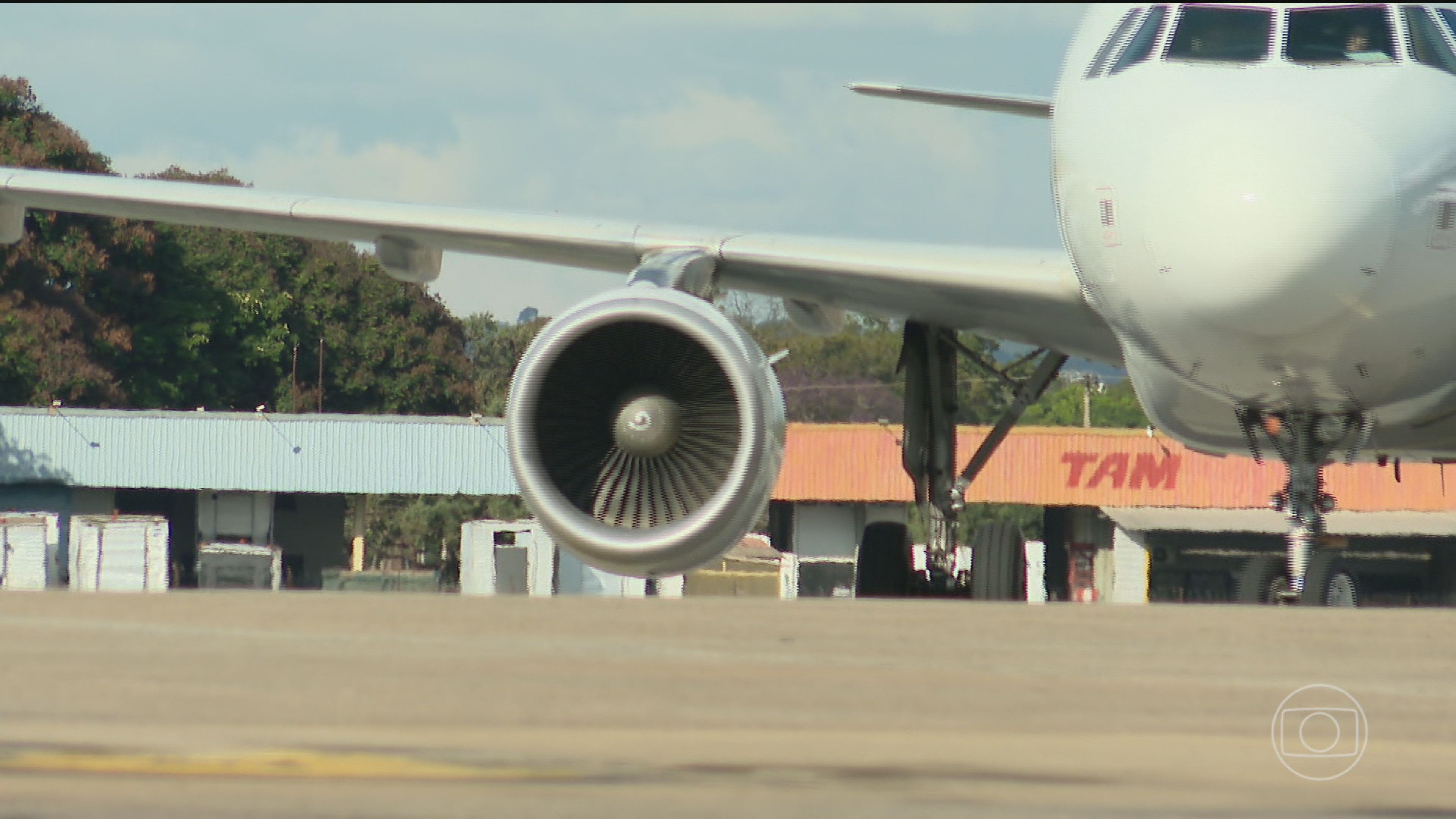 Custo do Querosene de Aviação Dispara: Entenda o Impacto Oculto nas Suas Viagens e no Orçamento Familiar