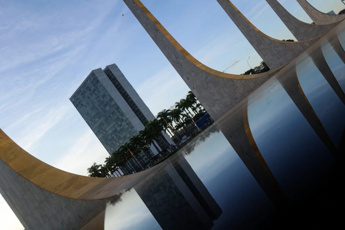 O Fim dos 'Penduricalhos': Análise da Proposta que Redefine o Teto Salarial no Serviço Público