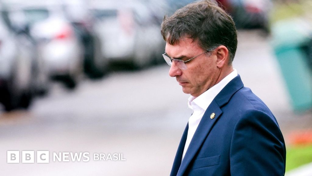 Crise de Proporções Incalculáveis: Diálogos de Flávio Bolsonaro Sacodem Cenário Político e Mercados