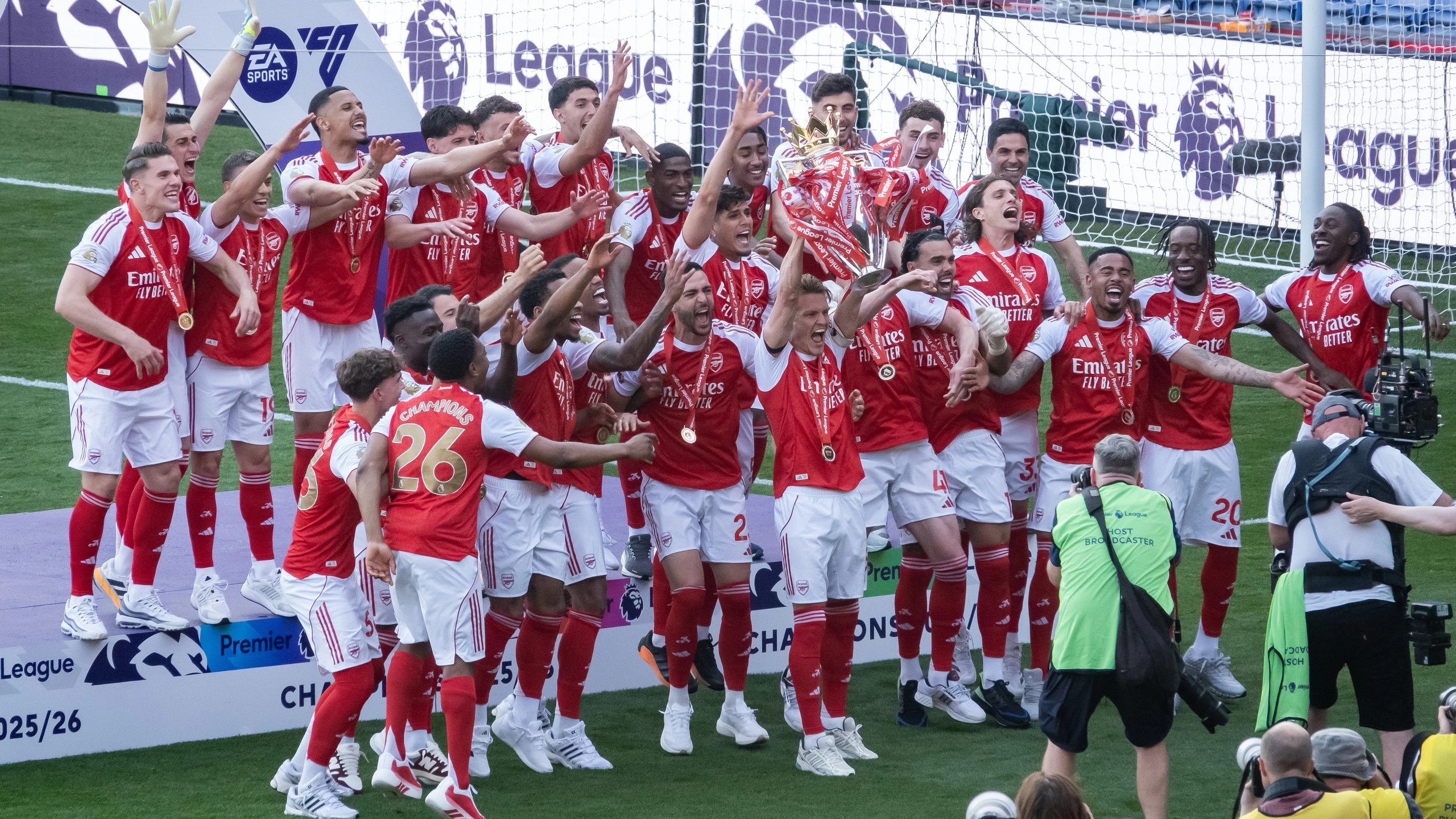 Restrição a Apostas na Premier League Redefine Patrocínios Esportivos e Alavanca Marcas de Tecnologia