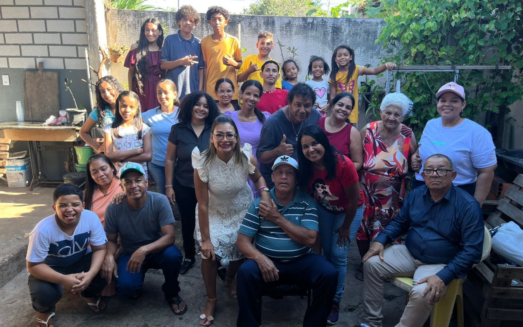 Laços Descobertos: O Fenômeno das Reuniões Familiares Tardias em Goiás e Seu Impacto na Construção de Identidades Regionais