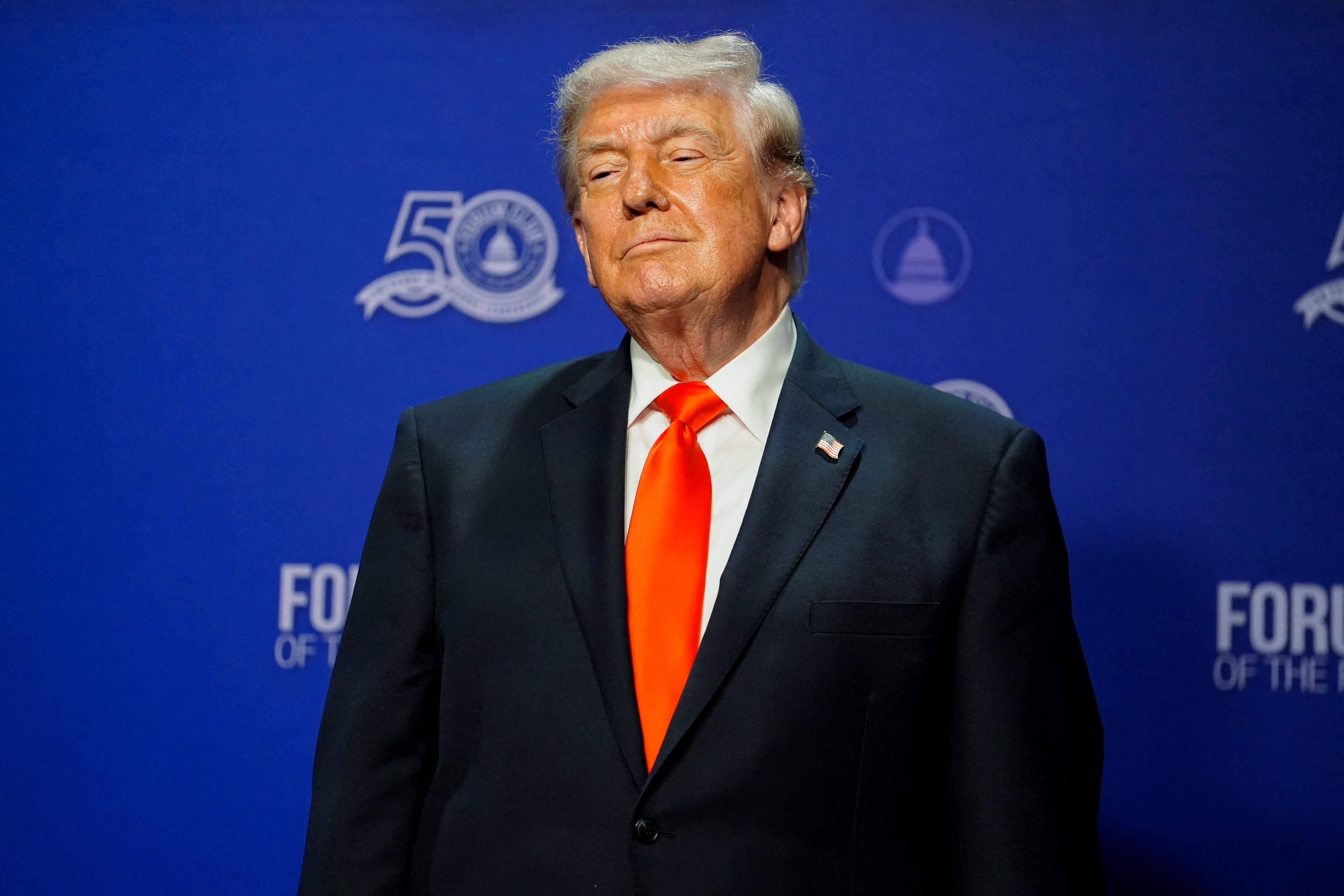 Corte dos EUA Declara Ilegal Tarifa de 10% de Trump: Implicações Profundas para o Comércio Global