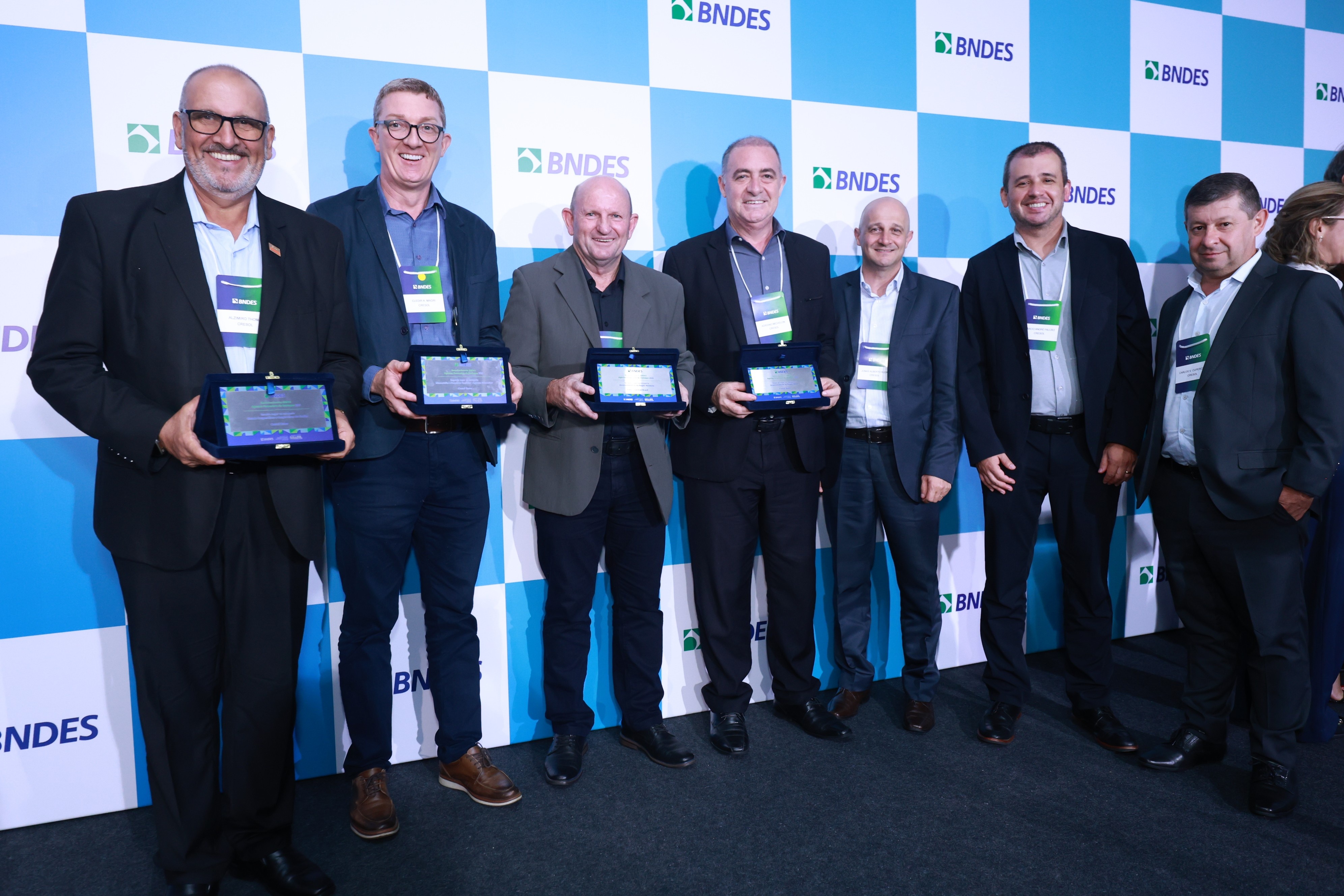 Cresol: Reconhecimento do BNDES Reafirma Papel Estratégico no Desenvolvimento Regional e Acesso ao Crédito