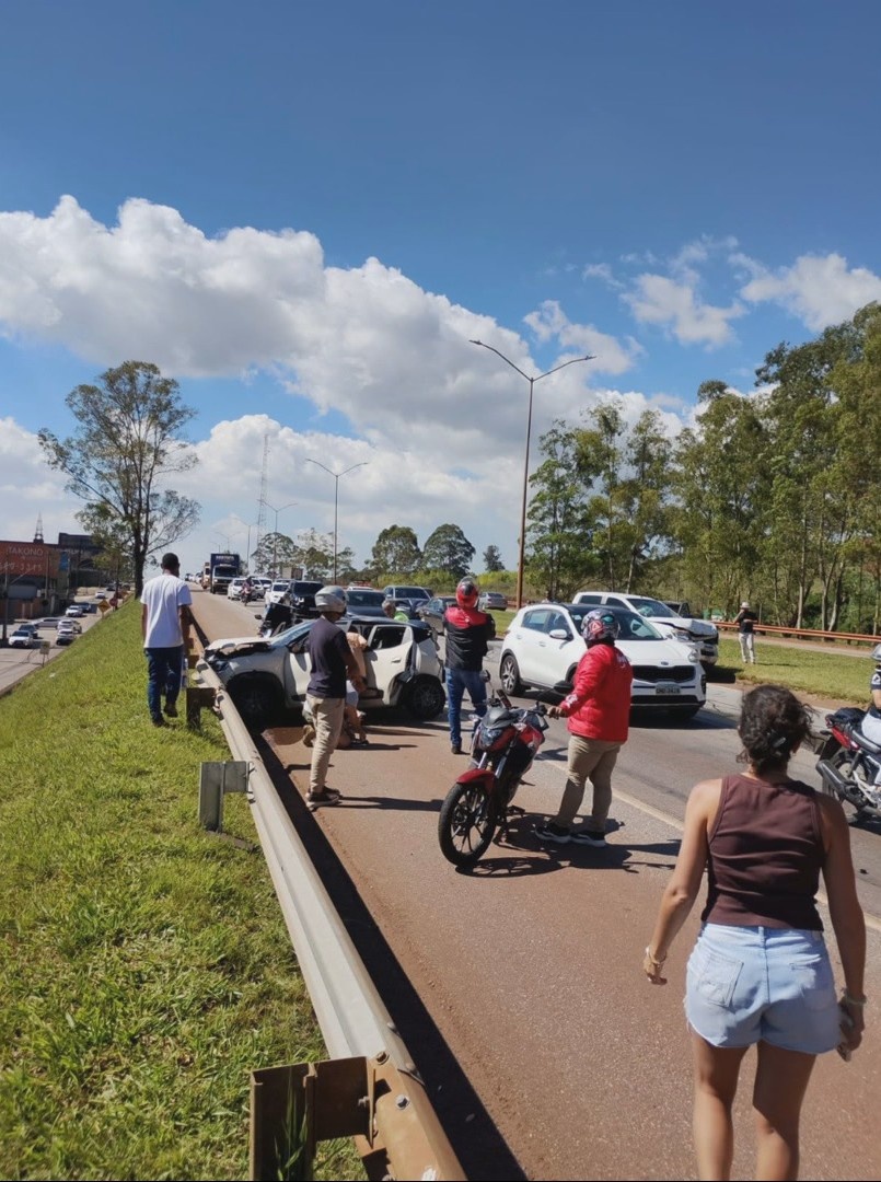 Engavetamento na BR-040 em Nova Lima Reacende Debate sobre Segurança Viária Regional