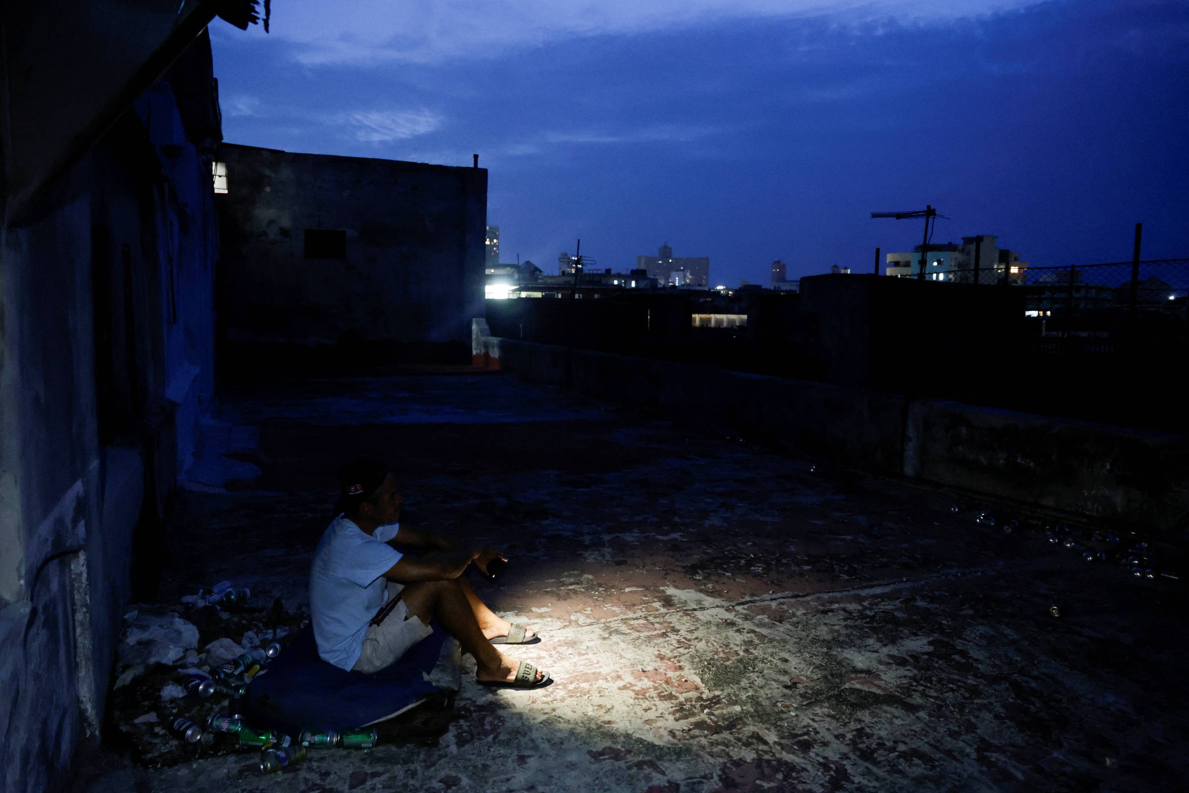 Cuba em Apagão Total: A Crise Energética e Suas Repercussões Geopolíticas para o Mundo